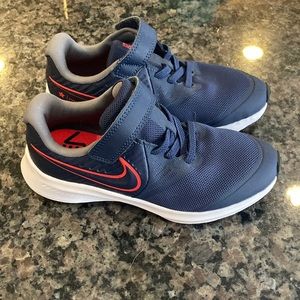 Blue Nike sneakers, NEW, never worn